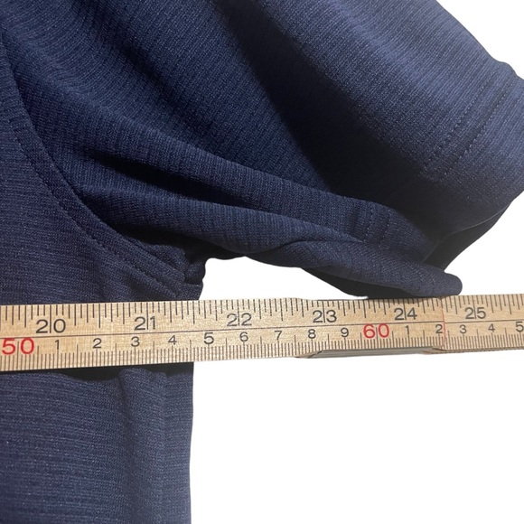 Under Armour Heatgear Polo Shirt Mens Size M Navy Loose Logo Golf - Picture 6 of 7